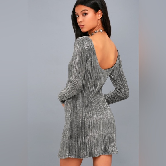 Shine Bright Black and Silver Long Sleeve Bodycon Dress
Amuse Society Small - Picture 5 of 14